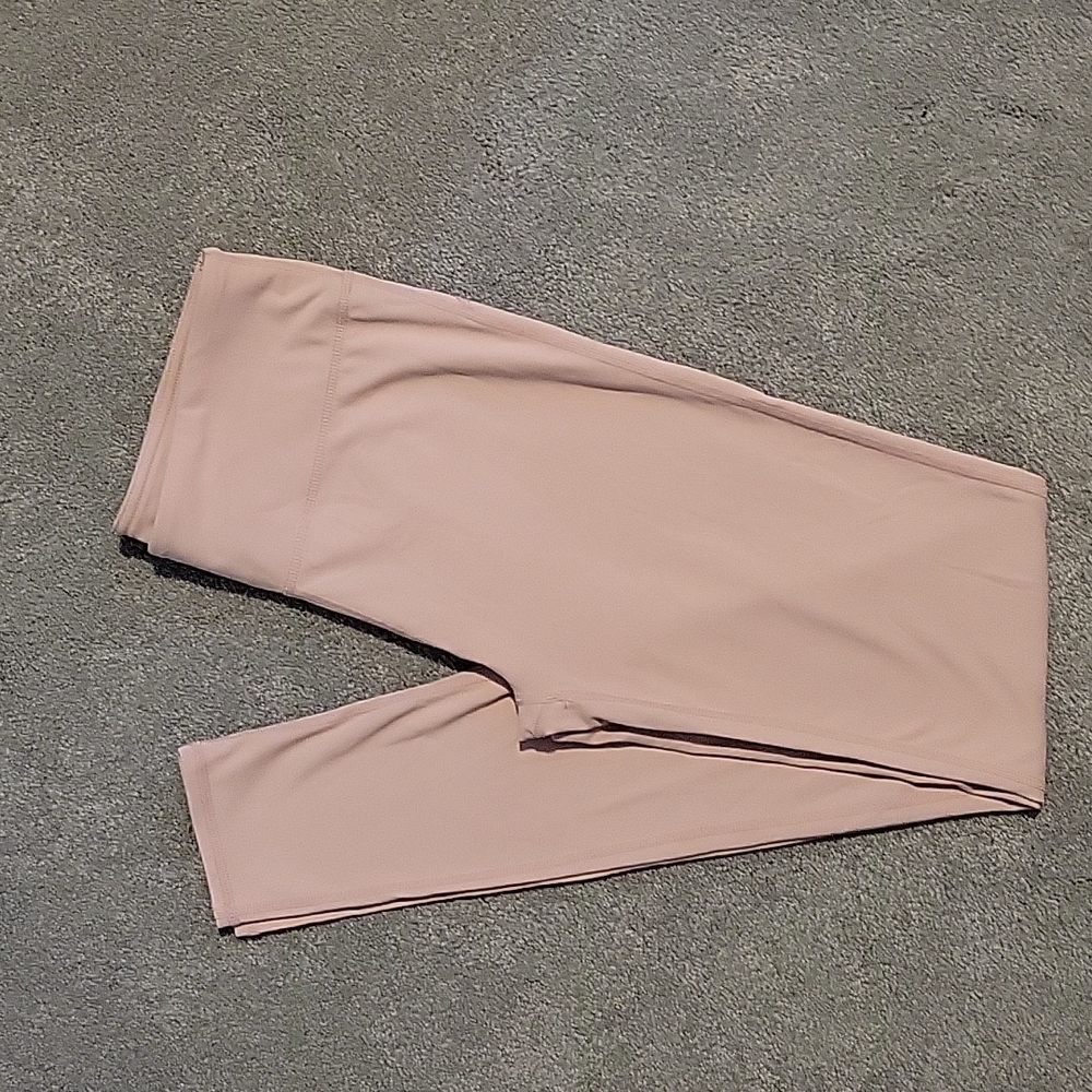 FABLETICS Leggings.
